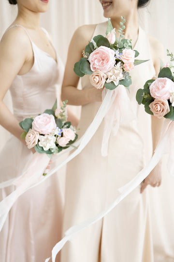 Bridesmaid Posy in Blush & Cream